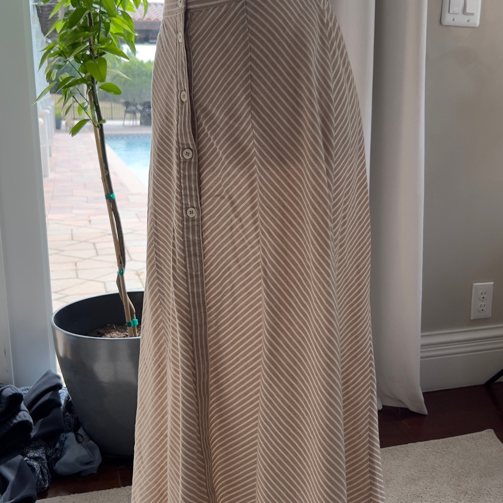 Max Studio Cream Pleated A-Line Maxi Skirt